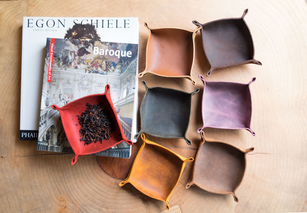 Distressed Leather Valet Tray: Handmade All-in-One Accessories Organizer