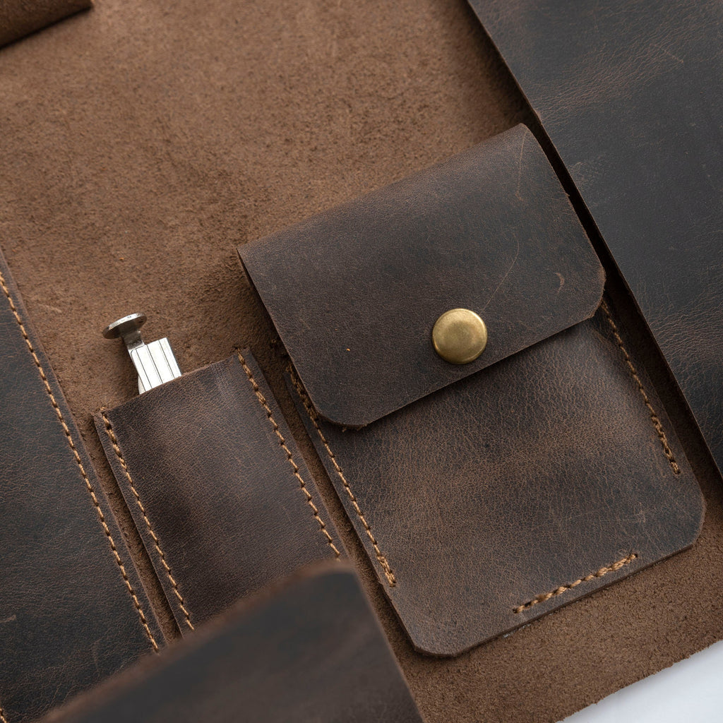 Chestnut Leather Pipe Pouch: Handmade Pipe Bag for 3-Pipes