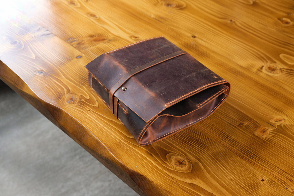 Handmade Leather 4-Pipe Rollup Pouch Set: Tobacco Storage & Stand