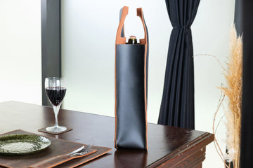 Leather Wine Holder, Personalized Wine Case, Custom Wine Sleeve, Handmade Wine Holder, Custom Wine Caddy, Black & Brown