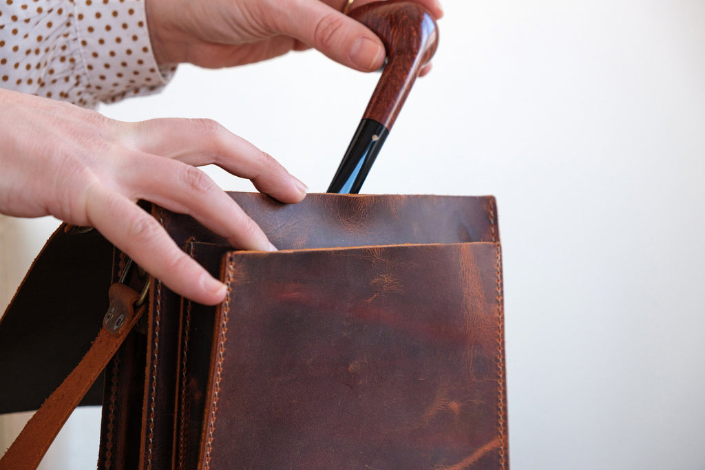 Distressed Leather 4-Pipe Tobacco Messenger Bag: Handmade Shoulder Bag
