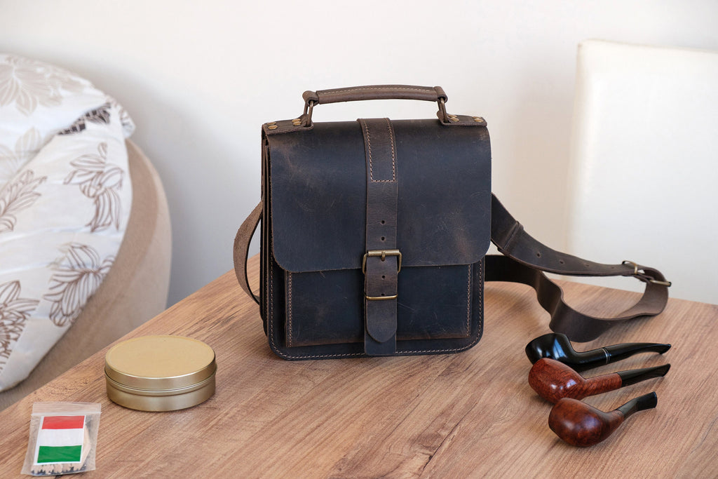 Distressed Leather 8-Pipe Tobacco Bag: Handmade Shoulder Messenger
