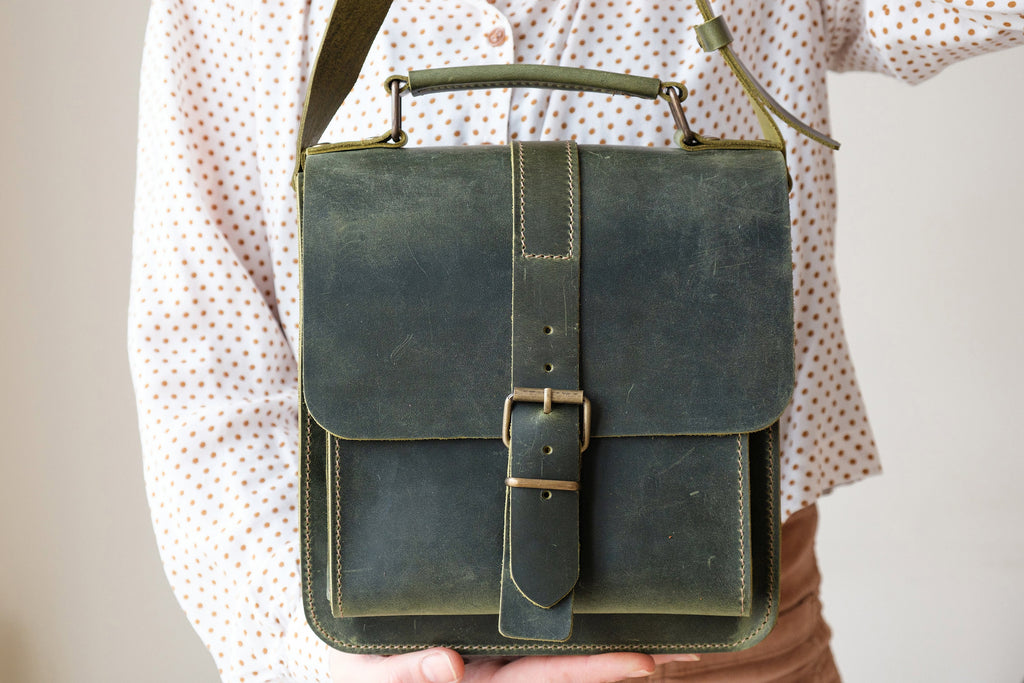 Distressed Leather 8-Pipe Tobacco Bag: Handmade Shoulder Messenger