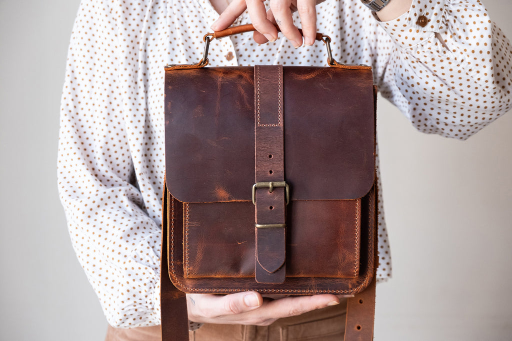 Distressed Leather 8-Pipe Tobacco Bag: Handmade Shoulder Messenger