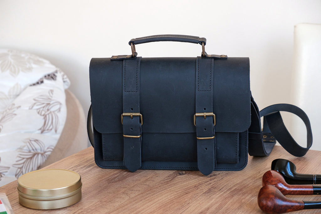 Distressed Leather 12-Pipe Messenger Bag: Handmade Shoulder Bag