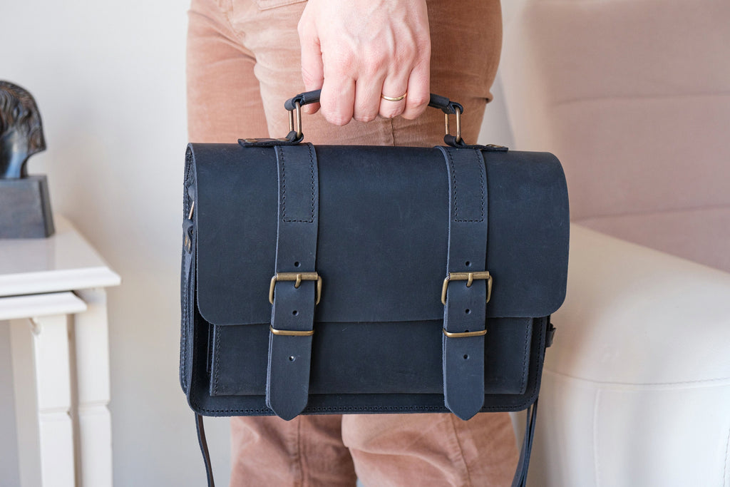 Distressed Leather 6-Pipe Messenger Bag: Handmade Tobacco Shoulder Bag