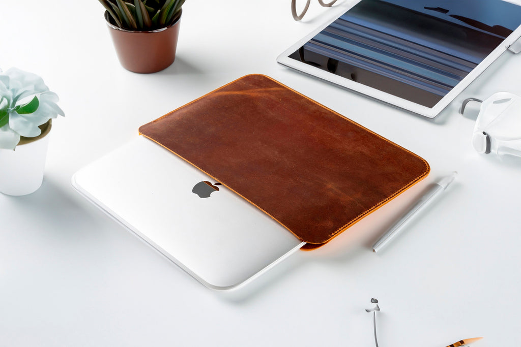 Handmade Leather MacBook Air Sleeve: Cowhide 13 & 15 inch Laptop Case (M2/M3)