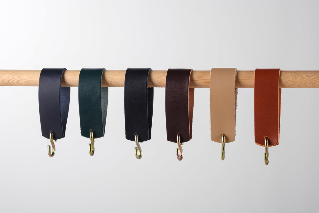 Premium Leather Wardrobe Rail Hook: Handmade Luxury 2.4 mm Vegetable Tanned Coat Hangers