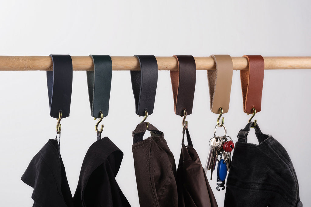 Premium Leather Wardrobe Rail Hook: Handmade Luxury 2.4 mm Vegetable Tanned Coat Hangers