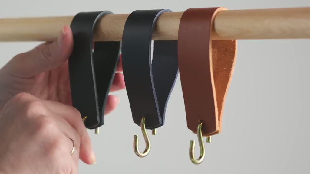 Premium Leather Wardrobe Rail Hook: Handmade Luxury 2.4 mm Vegetable Tanned Coat Hangers