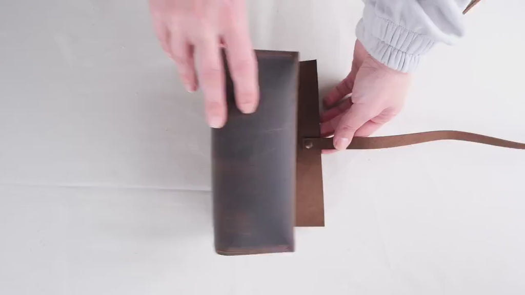 Chestnut Leather Mini Pipe Pouch: Handmade Pocketsize Pipe Bag for 1-Pipe